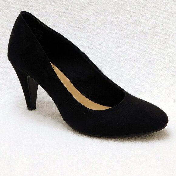 W429 American Rag Microfiber Suede Felix Pumps - Picture 1 of 5